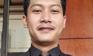 Menggugat Palu Hakim: Saat Hukum Tunduk pada Politik