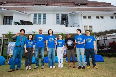 Verona Films Rilis Teaser Poster dan Trailer ‘Dan Bandung’, Angkat Kisah Romansa Manis Beda Kasta