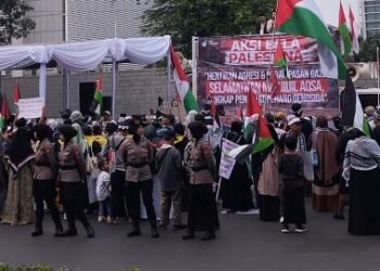 Ayo Less Waste Kelola 36 Kilogram Sampah pada Aksi Bela Palestina di Depan Kedutaan Besar Amerika Serikat
