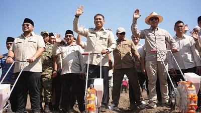 Wamentan Sudaryono Gerak Cepat Jawab Keluhan Petani, Pupuk hingga Harga Telur Langsung Diatensi